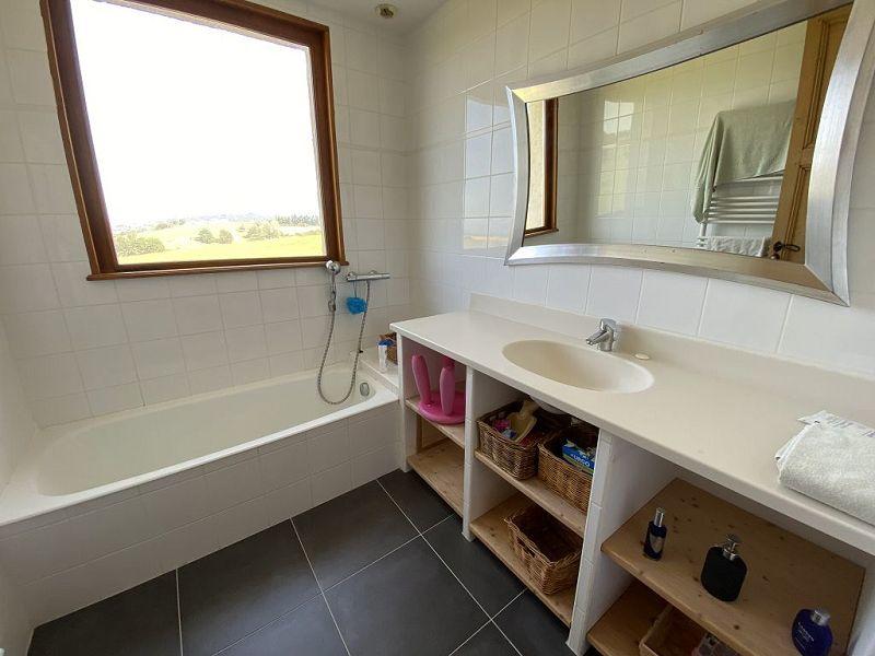 Maison traditionnelle - 285 m² - 10 pièces