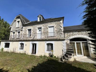 Maison en pierre - 430 m² - 10 pièces