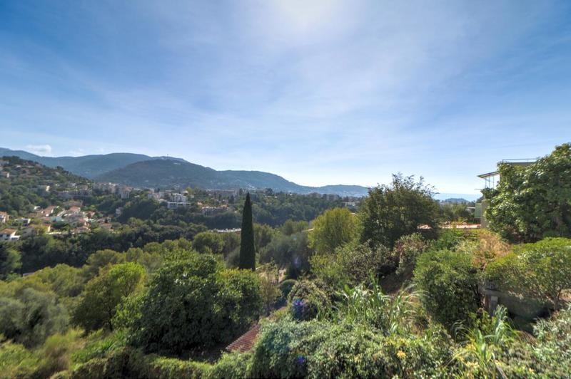 Maison - 180 m² - 5 pièces