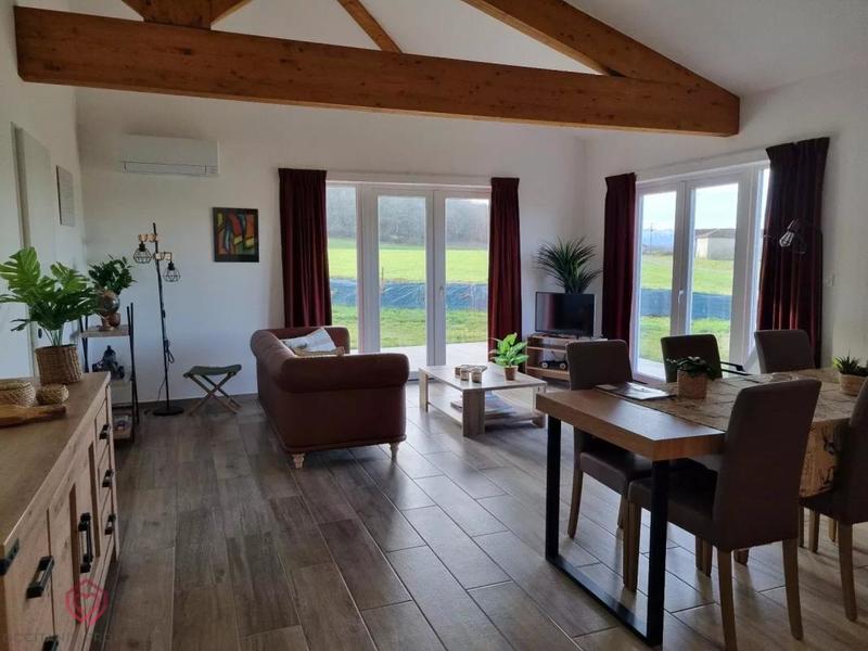 Bungalow - 67 m² - 3 pièces