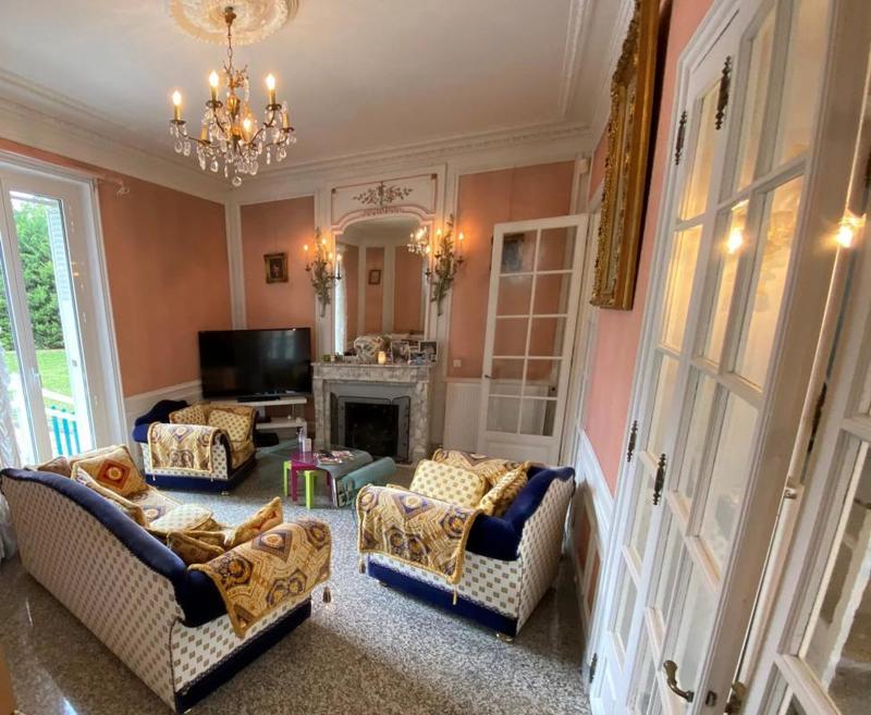 Propriété - 350 m² - 11 pièces