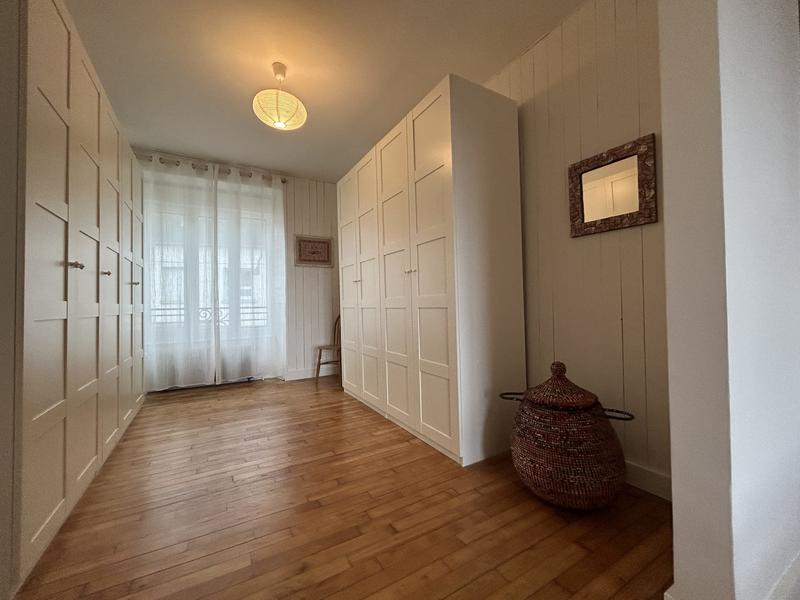 Maison - 205 m² - 7 pièces