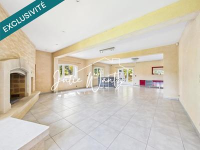 Maison - 400 m² - 8 pièces
