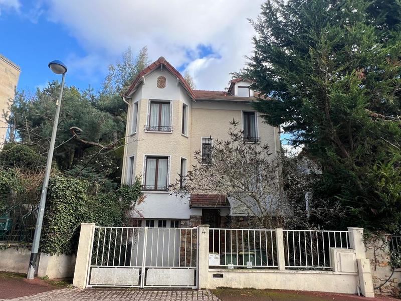 Maison - 111 m² - 6 pièces