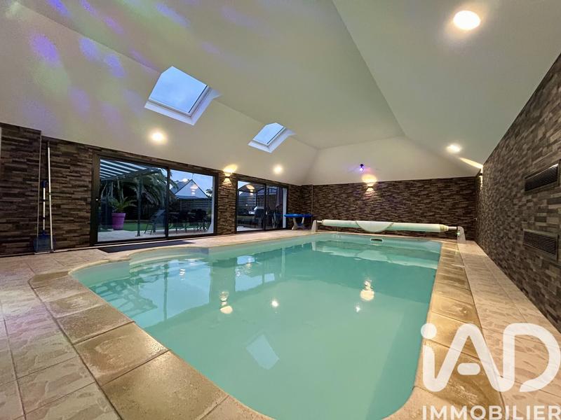 Maison - 260 m² - 8 pièces