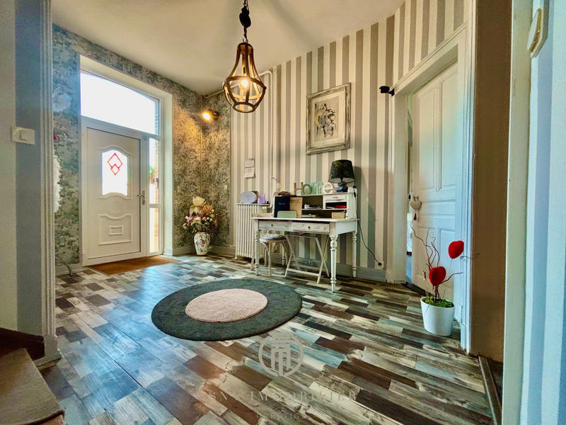 Maison - 290 m² - 12 pièces