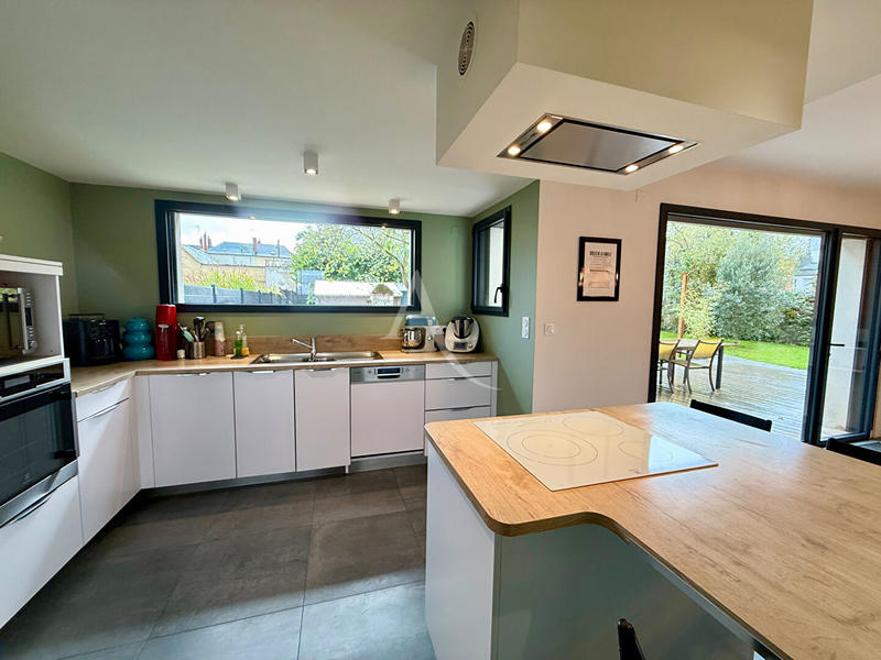 Maison - 160 m² - 8 pièces