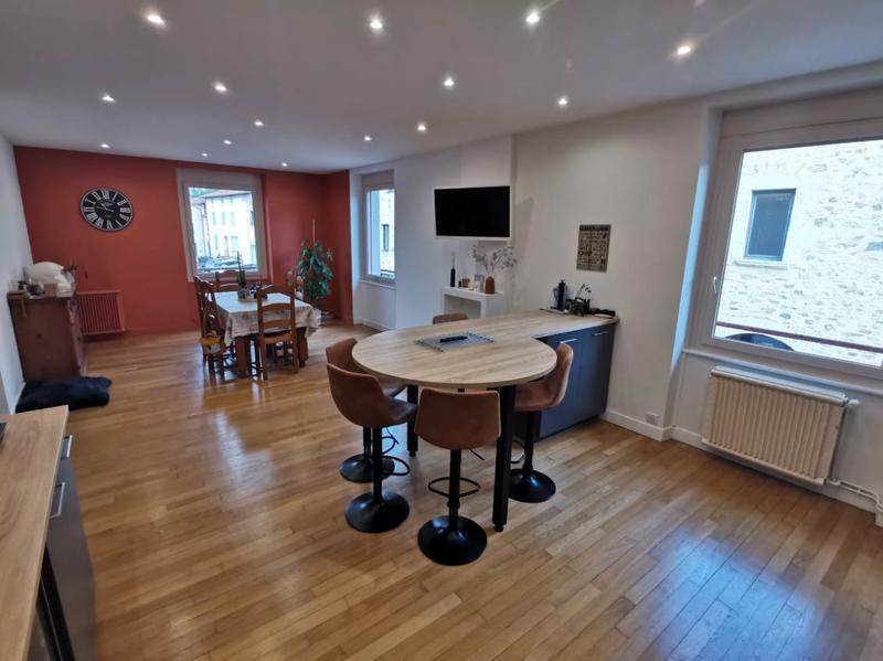 Maison - 176 m² - 9 pièces