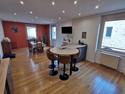 Maison - 176 m² - 9 pièces