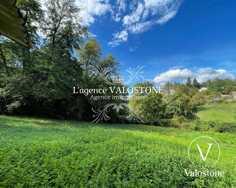 Maison traditionnelle - 300 m² - 11 pièces