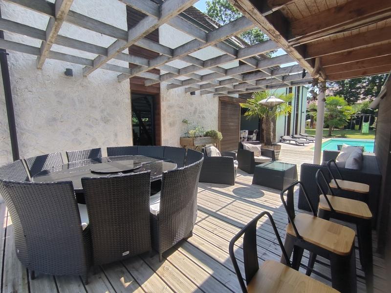 Maison d'architecte - 317 m² - 10 pièces