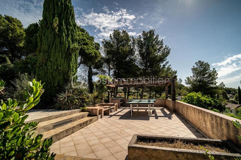 Propriété - 350 m² - 11 pièces