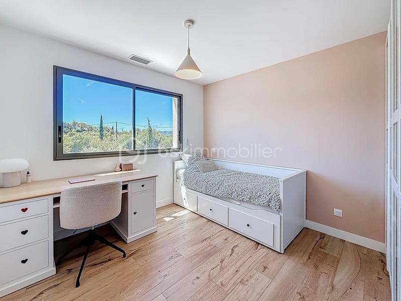 Maison - 346 m² - 8 pièces