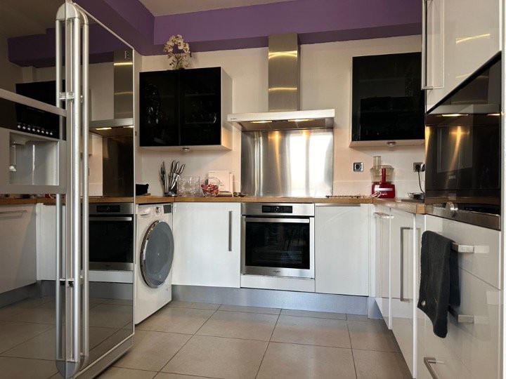 Appartement - 84 m² - 3 pièces