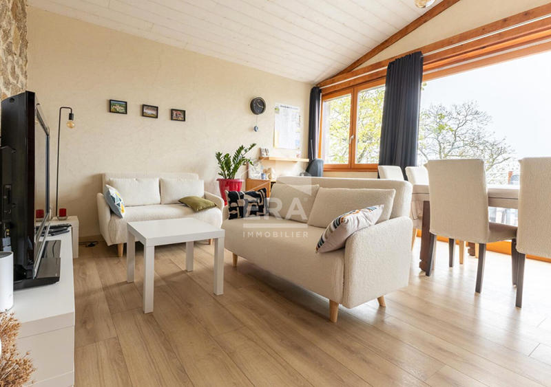 Maison - 288 m² - 10 pièces