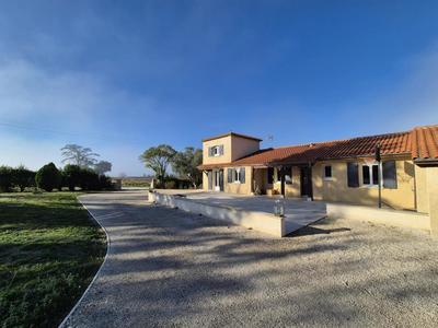 Maison - 137 m² - 5 pièces