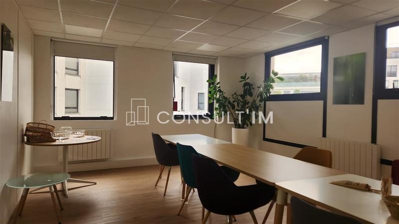 Bureau - 124 m²