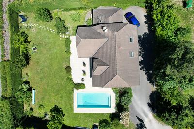 Villa - 261 m² - 8 pièces