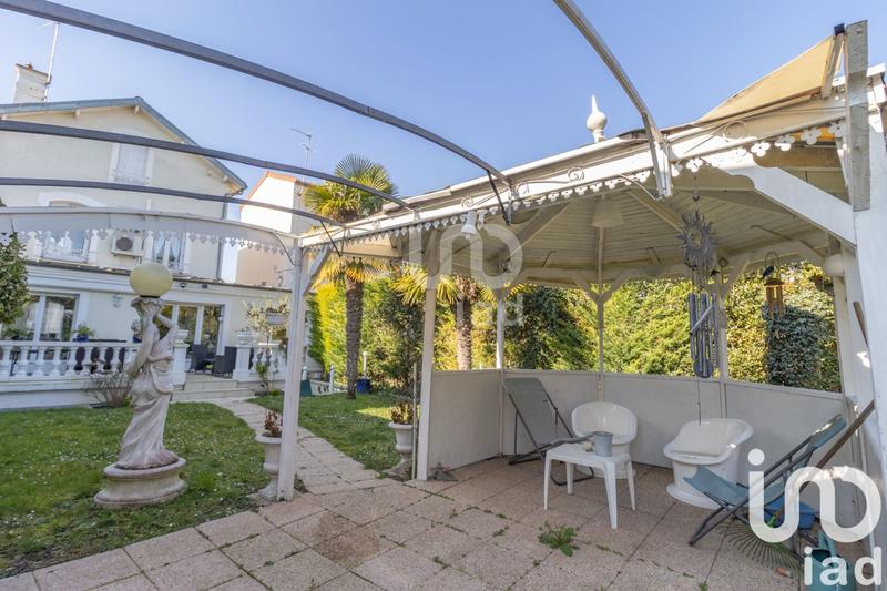 Maison - 190 m² - 8 pièces