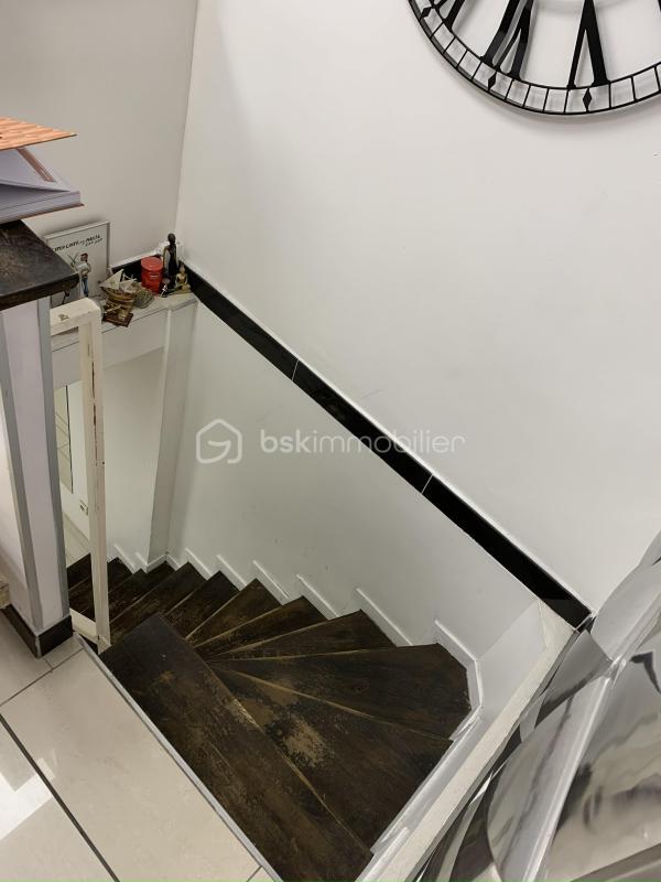 Immeuble - 107 m² - 5 pièces