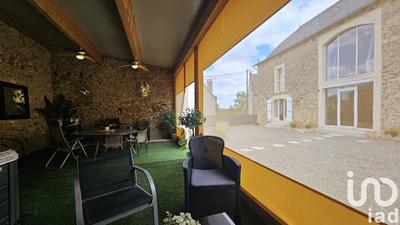 Maison - 251 m² - 7 pièces