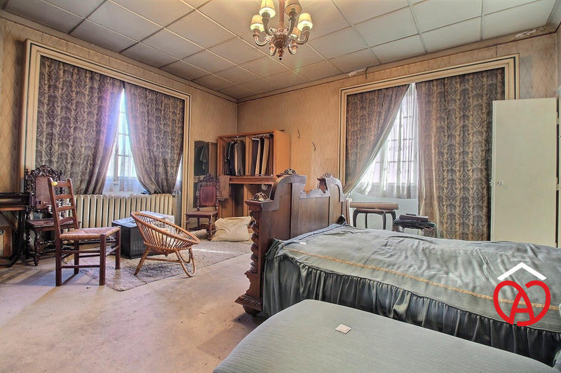 Maison - 408 m² - 17 pièces