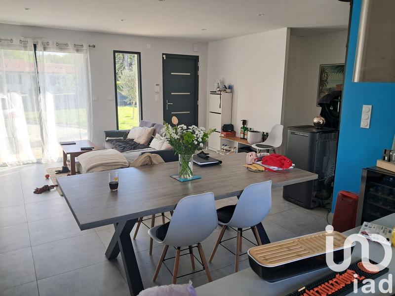 Maison - 99 m² - 5 pièces