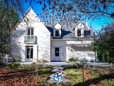 Maison - 192 m² - 5 pièces