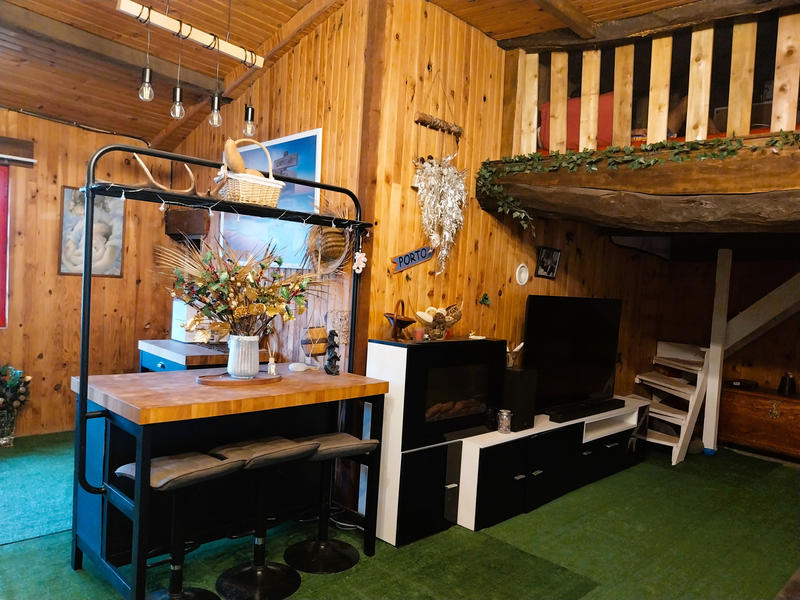 Maison - 220 m² - 6 pièces