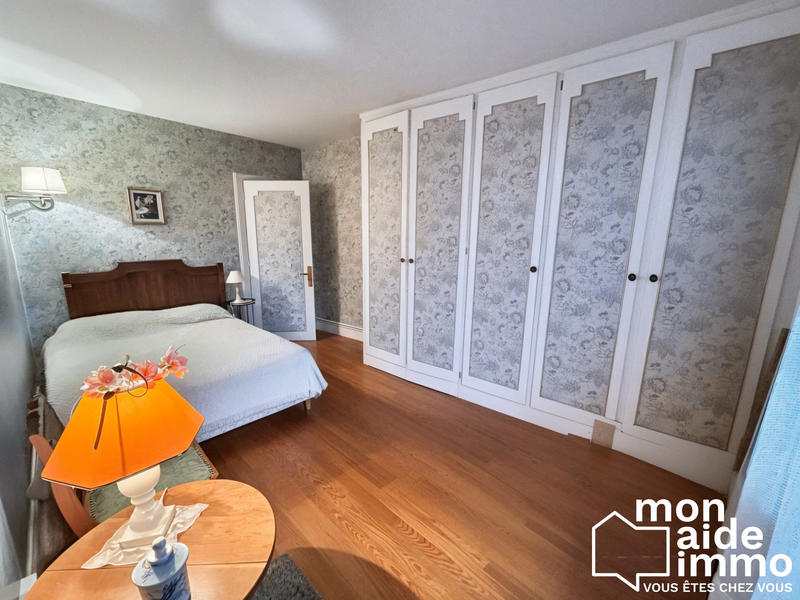 Maison ancienne - 271 m² - 9 pièces