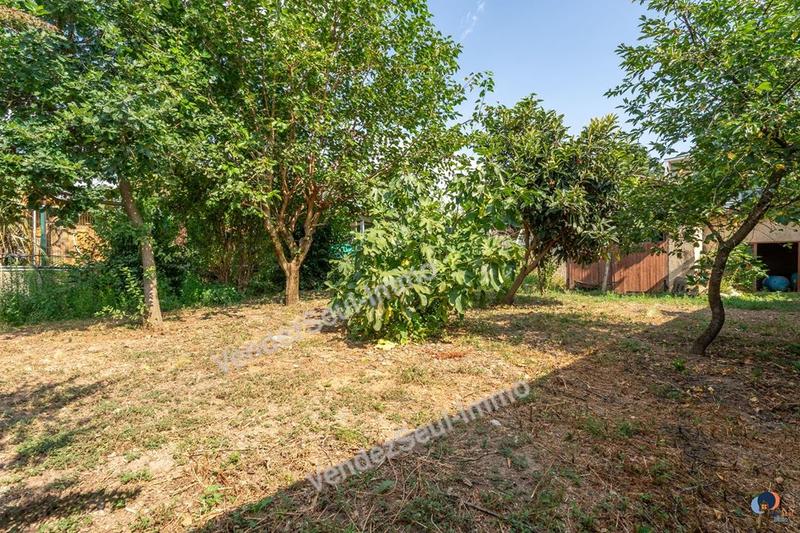 Maison traditionnelle - 246 m² - 4 pièces