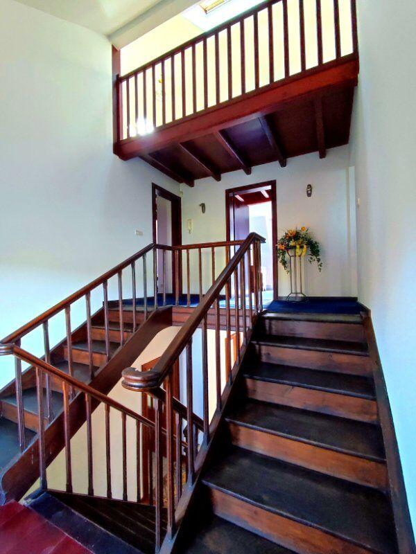 Maison - 215 m² - 7 pièces