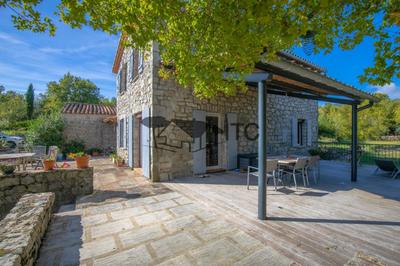 Corps de ferme - 198 m² - 7 pièces