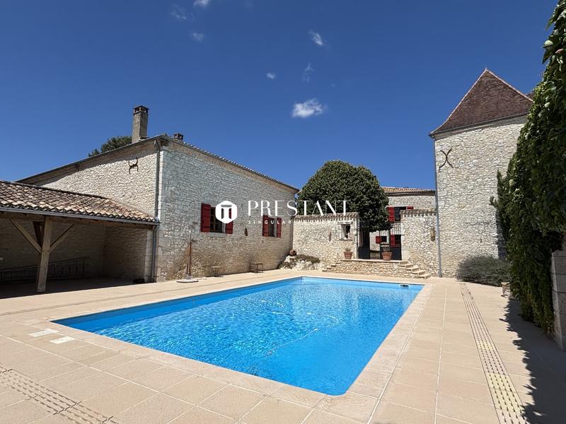 Maison de domaine - 800 m² - 14 pièces