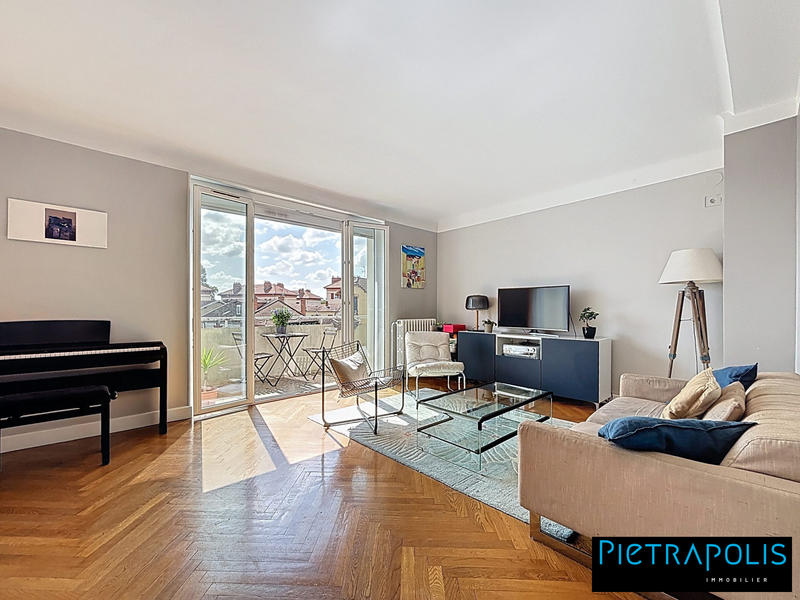 Appartement - 90 m² - 4 pièces