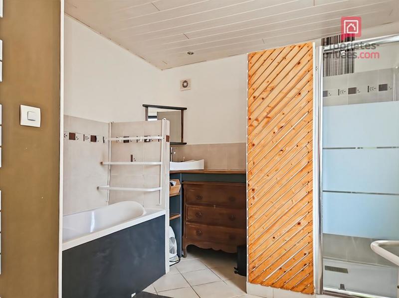 Maison - 233 m² - 7 pièces