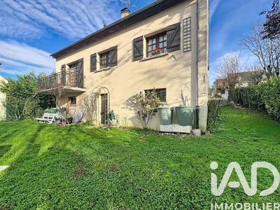 Maison - 155 m² - 9 pièces