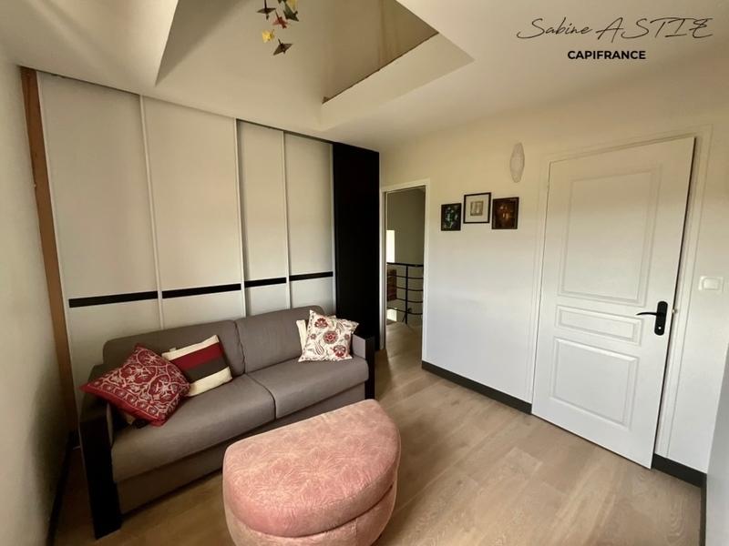 Maison - 185 m² - 6 pièces