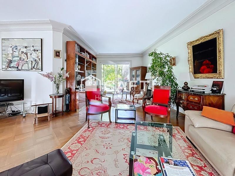 Maison - 210 m² - 7 pièces