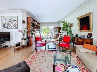 Maison - 210 m² - 7 pièces