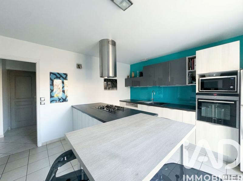 Maison - 214 m² - 8 pièces