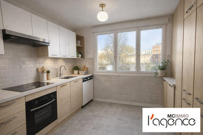 Appartement - 96 m² - 3 pièces