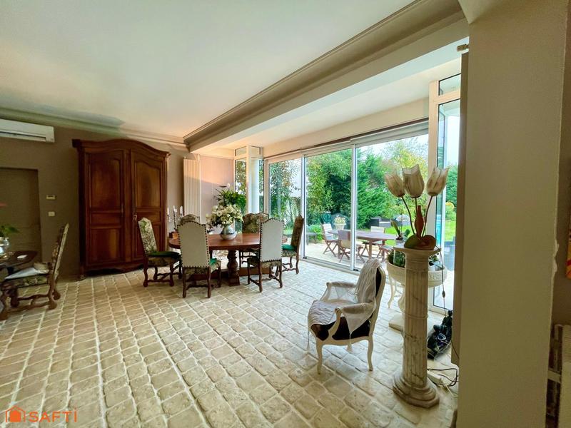 Maison - 200 m² - 6 pièces