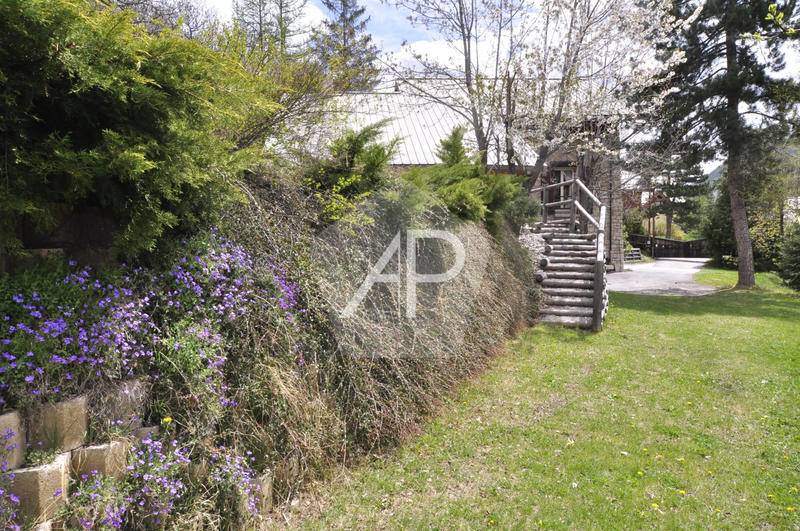 Maison - 251 m² - 10 pièces