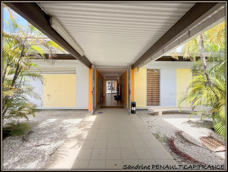 Bureau - 457 m² - 18 pièces