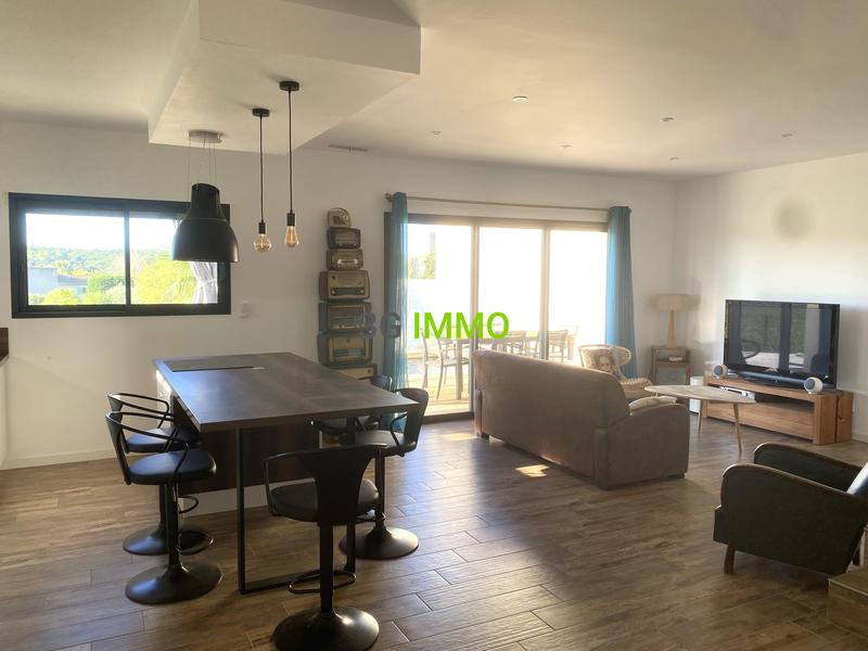 Maison traditionnelle - 100 m² - 5 pièces