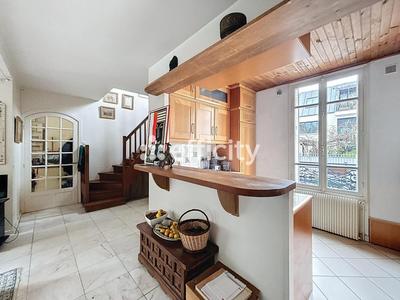 Maison - 144 m² - 5 pièces