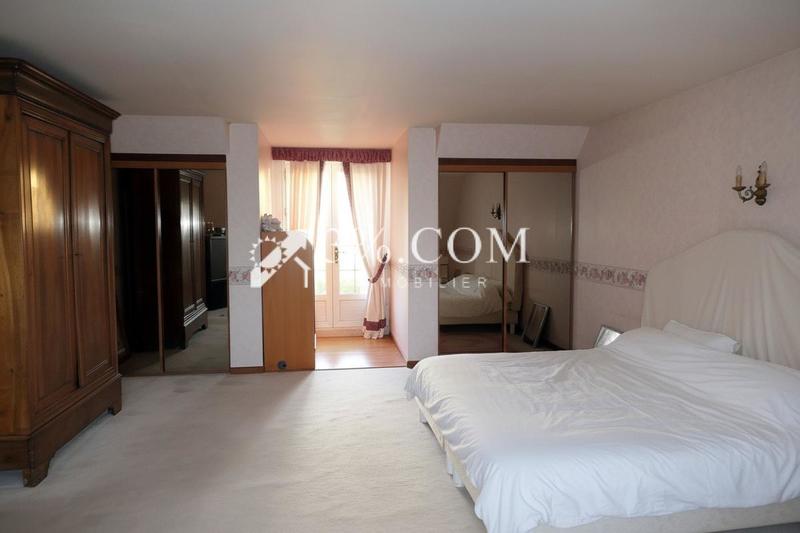 Maison - 181 m² - 7 pièces