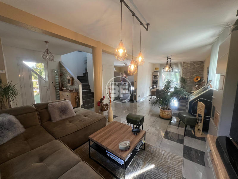 Maison - 102 m² - 5 pièces