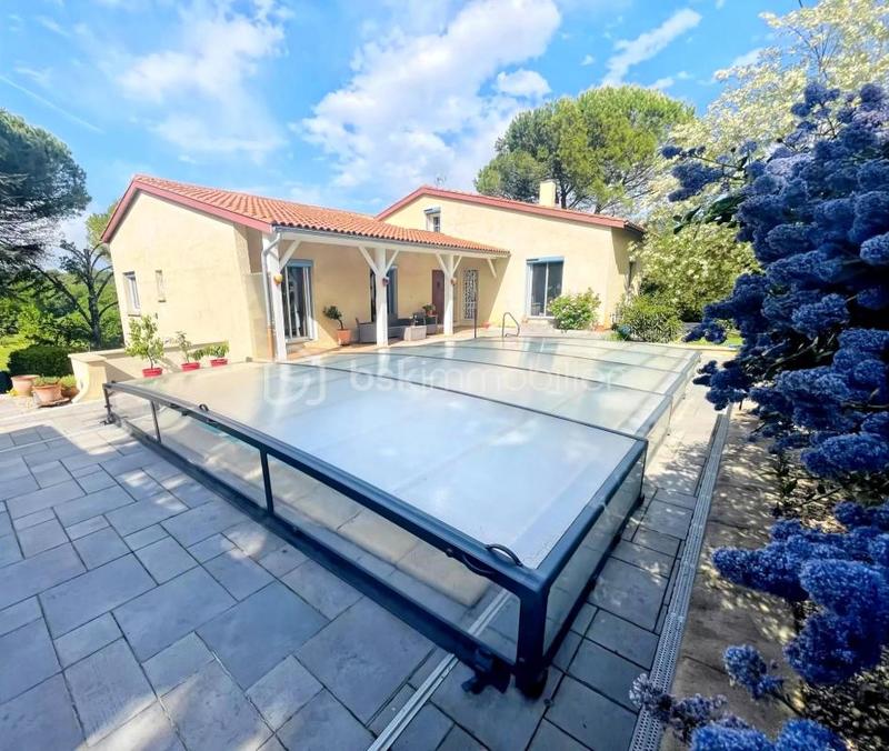 Villa - 217 m² - 8 pièces